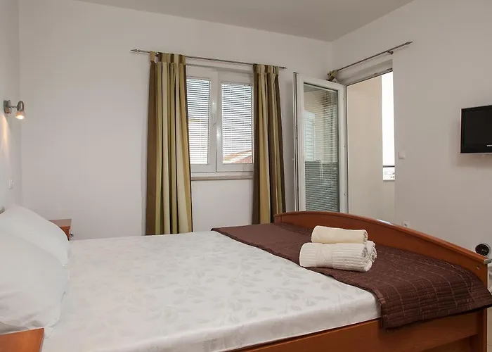 Sea & Mountain View *